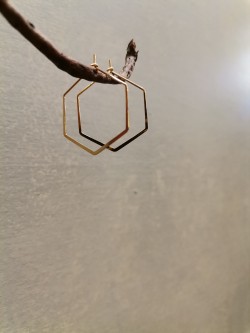 BO géométrique hexagone (Acier inox doré)